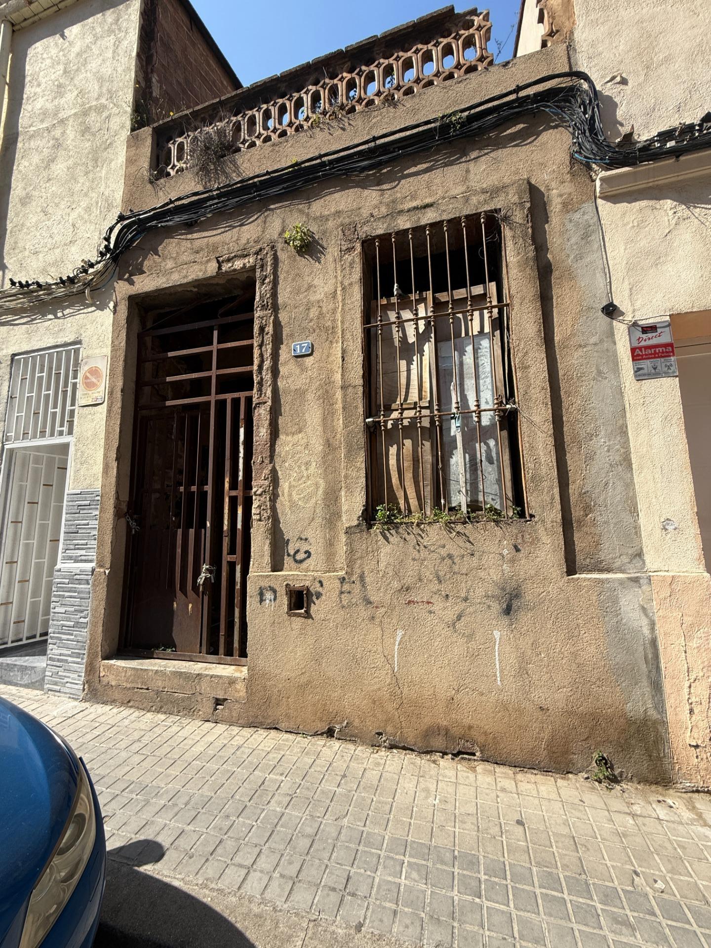 Foto 2 de EIXAMPLE - ¡¡¡CASA PARA REFORMAR UBICADA EN UN ENTORNO INMEJORABLE!!!