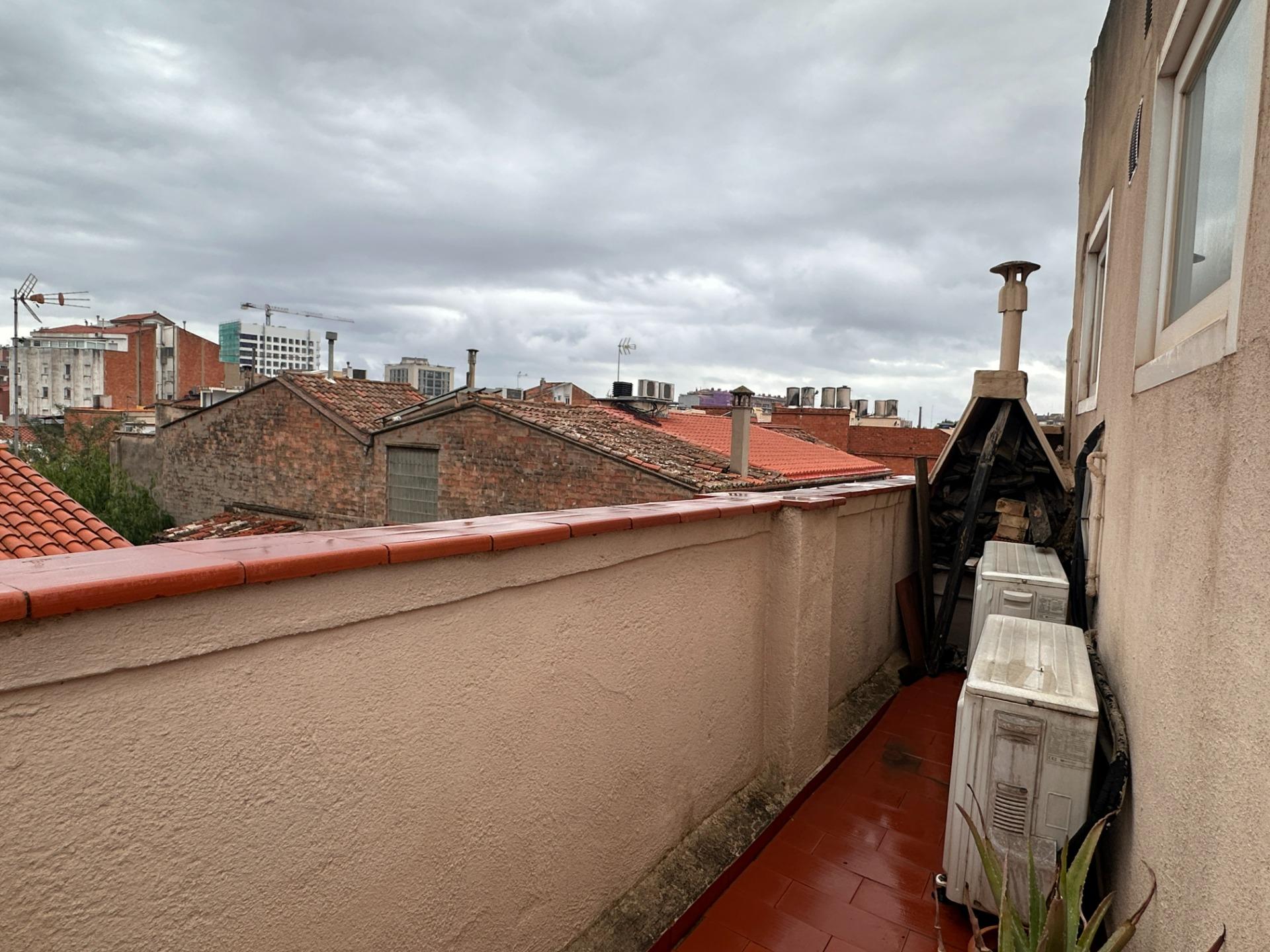 Foto 13 de Oportunidad Única en el Corazón de Sabadell: Casa Esquinera en Nuda Propiedad.