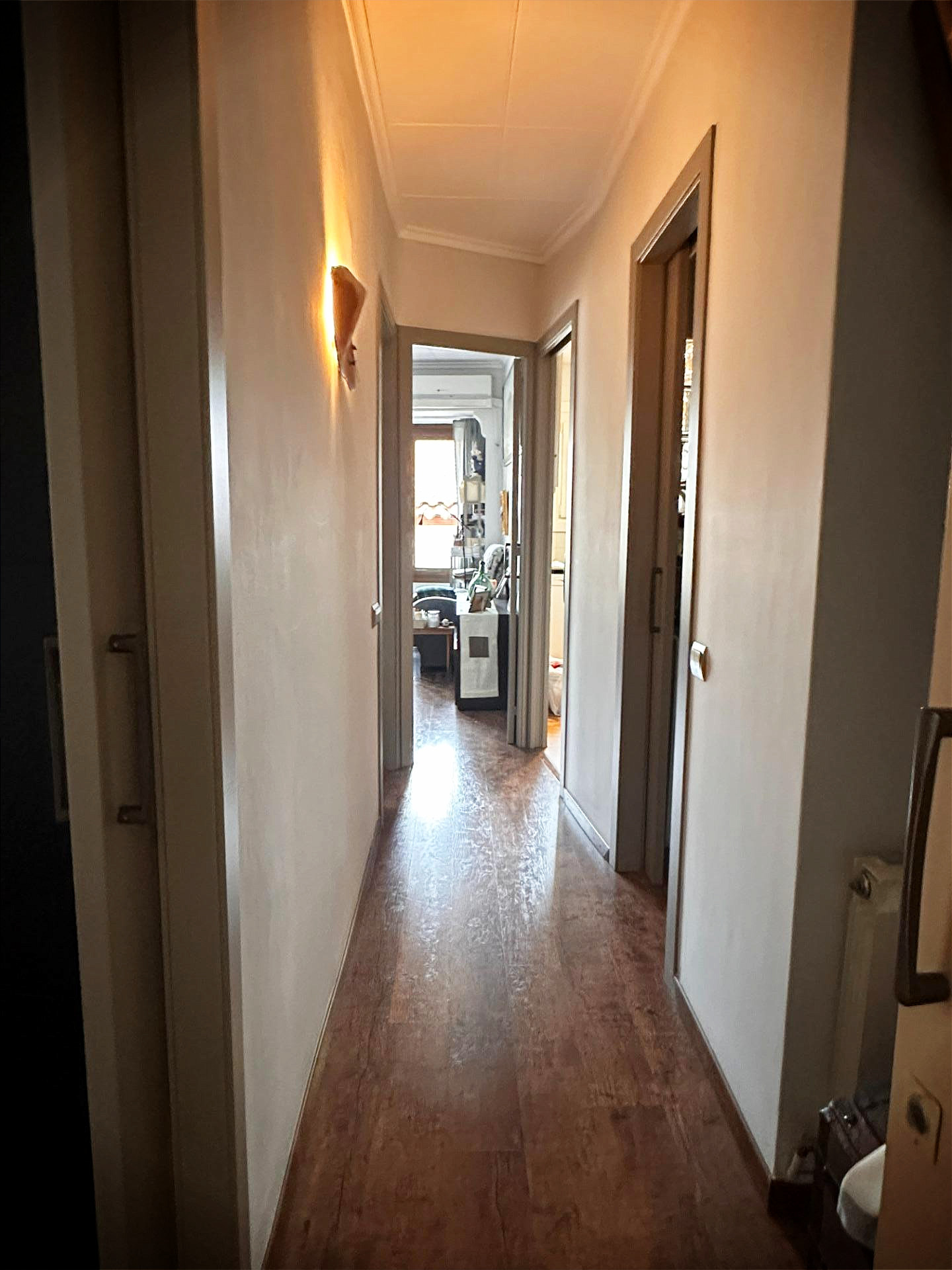 Foto 8 de Oportunidad Única en el Corazón de Sabadell: Casa Esquinera en Nuda Propiedad.