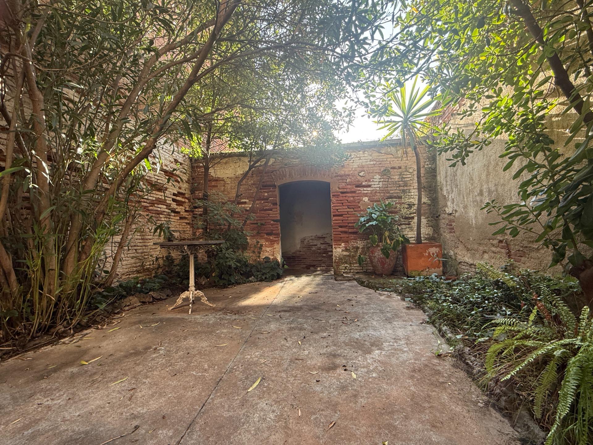 Foto 12 de CASA EN EL CENTRO DE SABADELL PARA REFORMAR