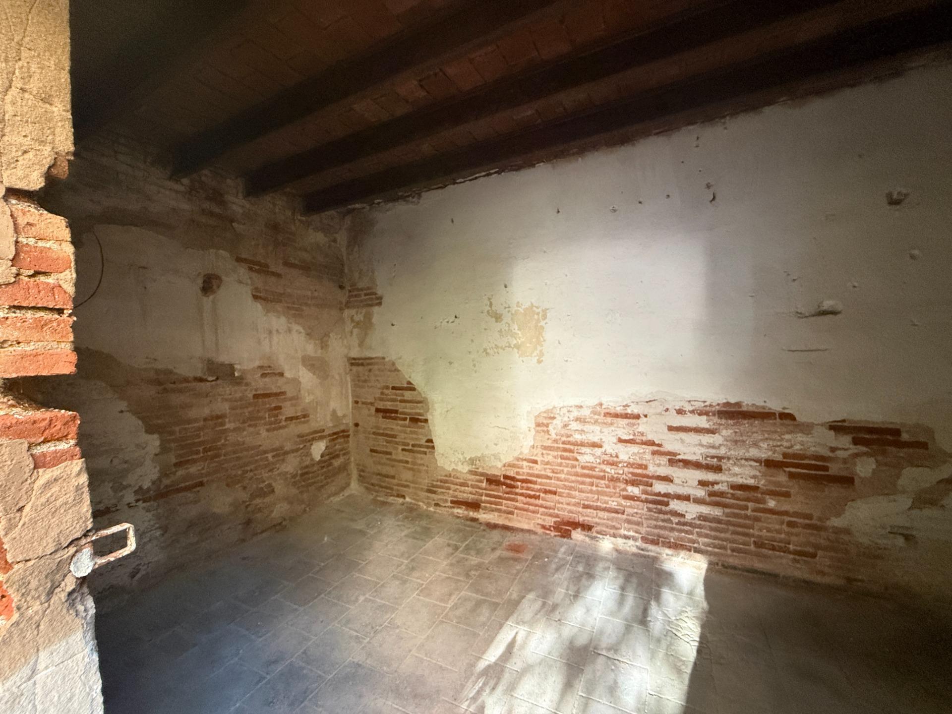 Foto 13 de CASA EN EL CENTRO DE SABADELL PARA REFORMAR