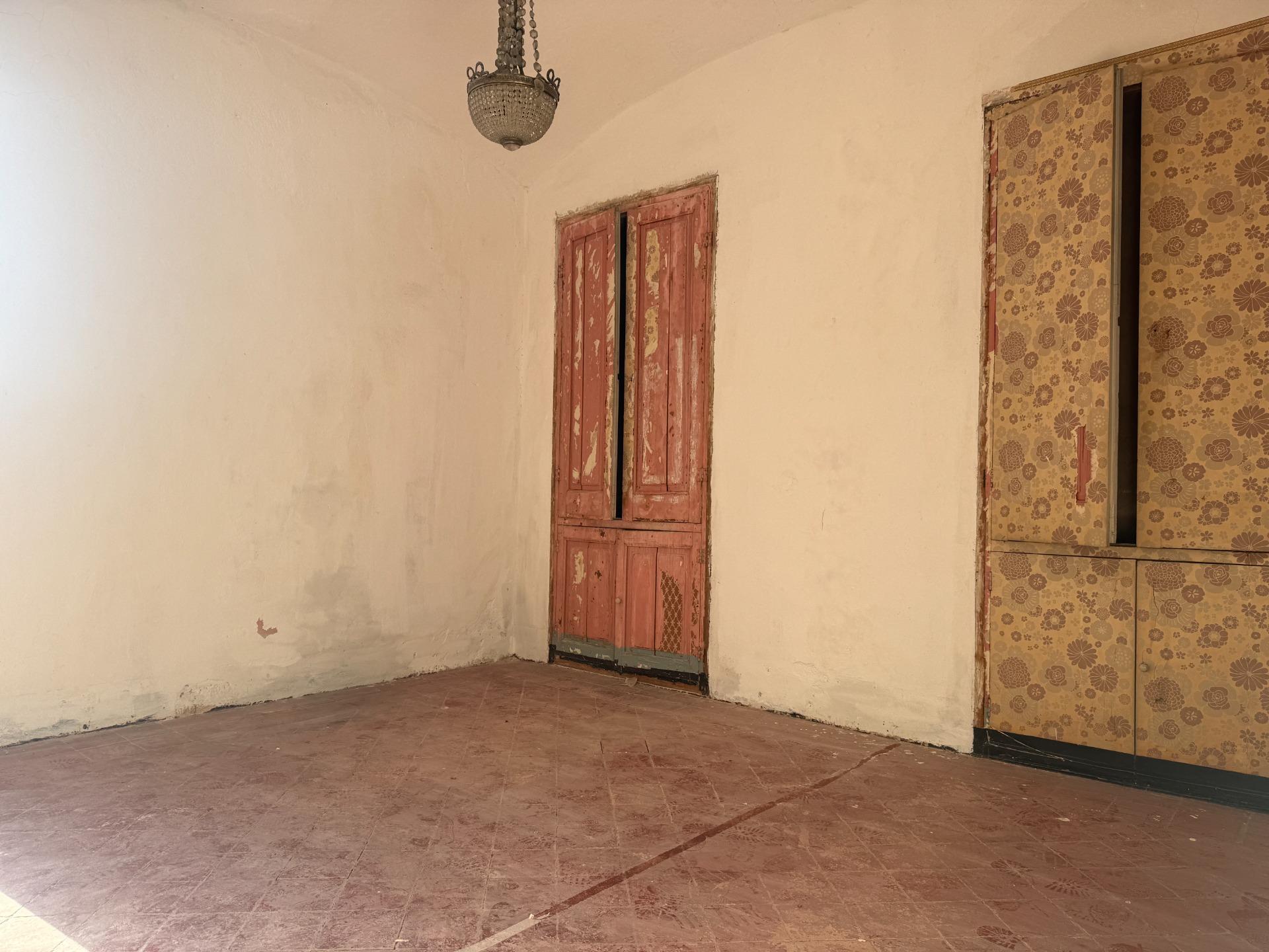 Foto 17 de CASA EN EL CENTRO DE SABADELL PARA REFORMAR