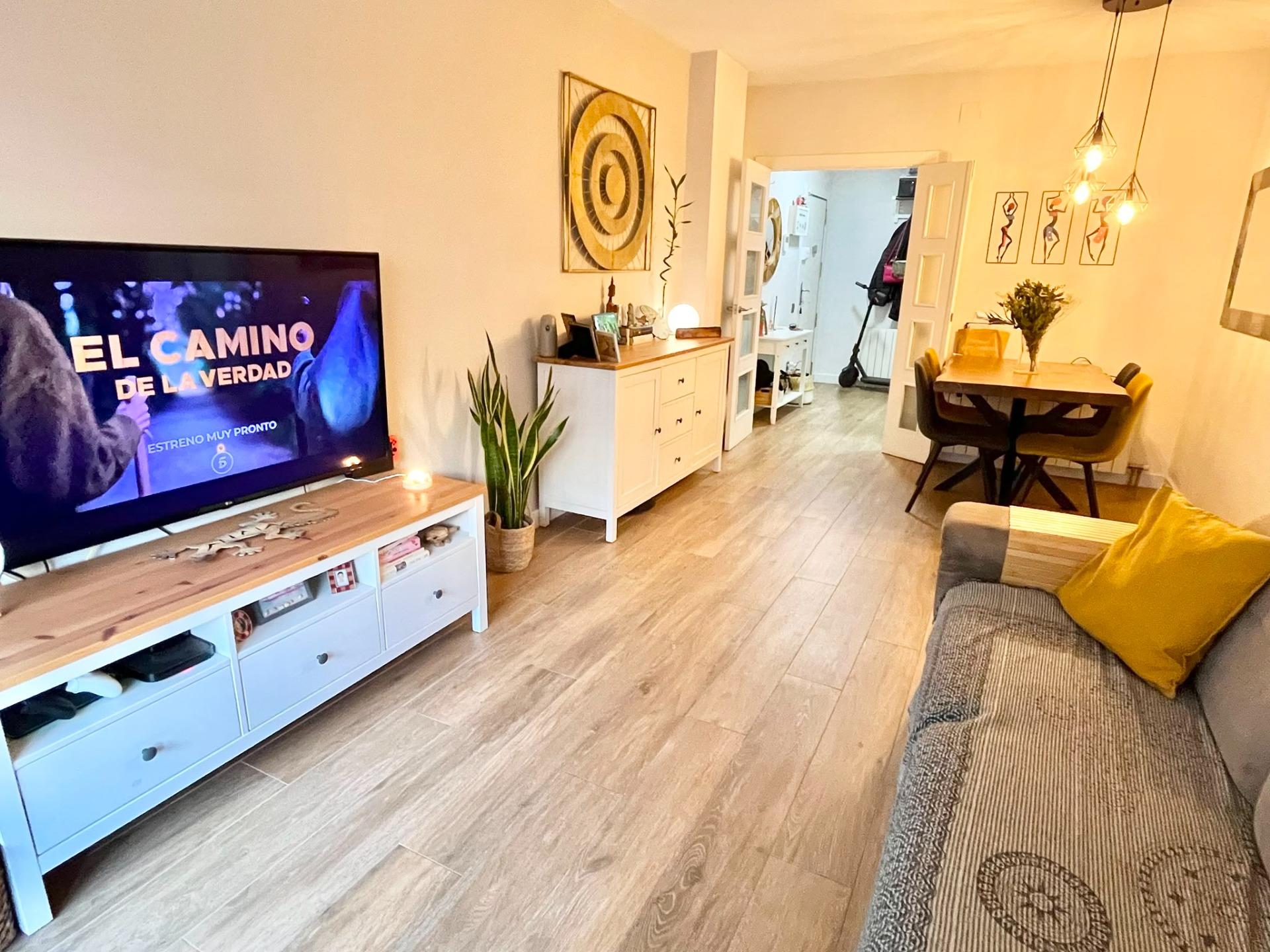 Foto 10 de Amplio y Moderno Piso Reformado en el Corazón de Sabadell por €305,000