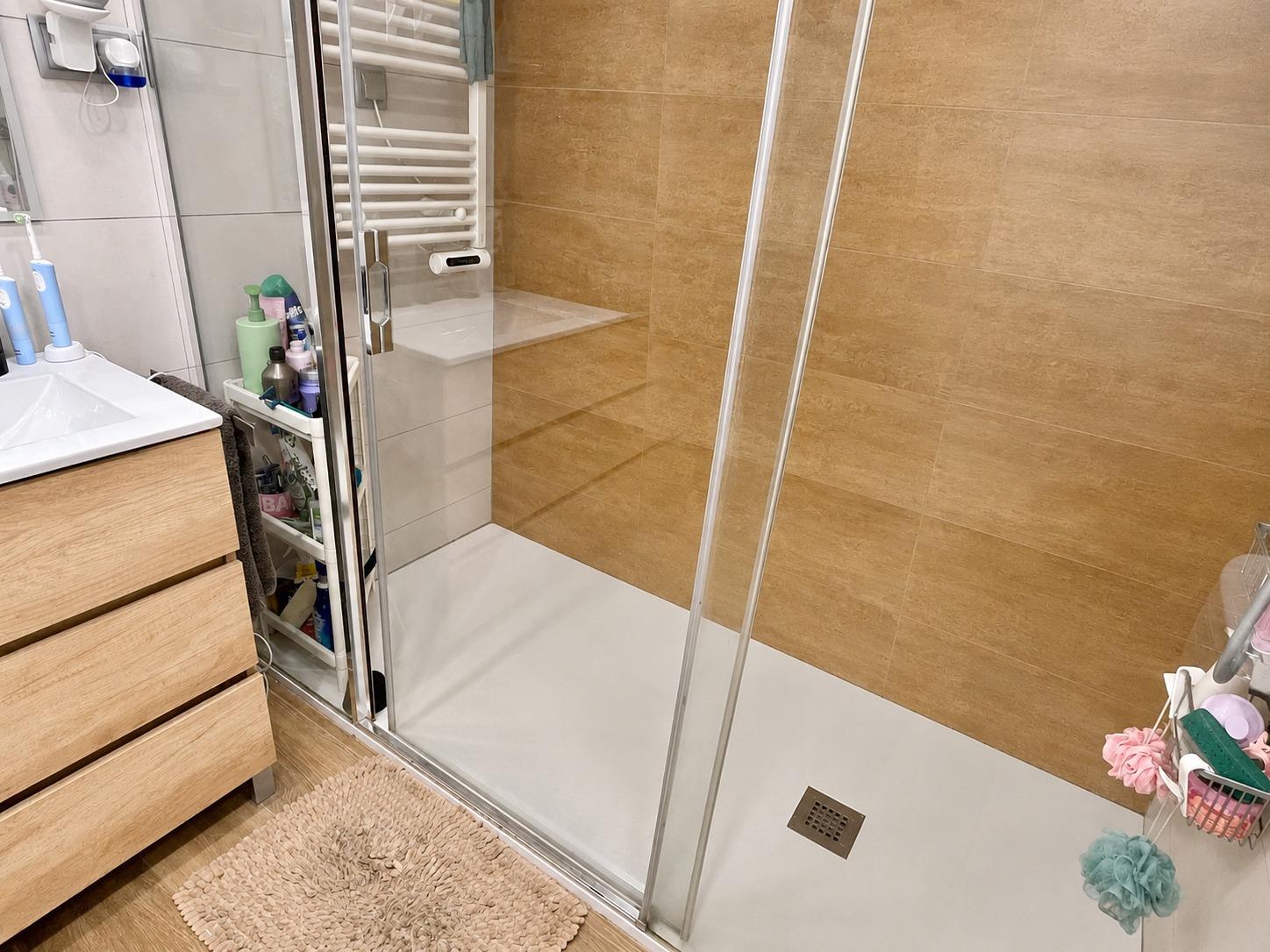 Foto 16 de Amplio y Moderno Piso Reformado en el Corazón de Sabadell por €305,000
