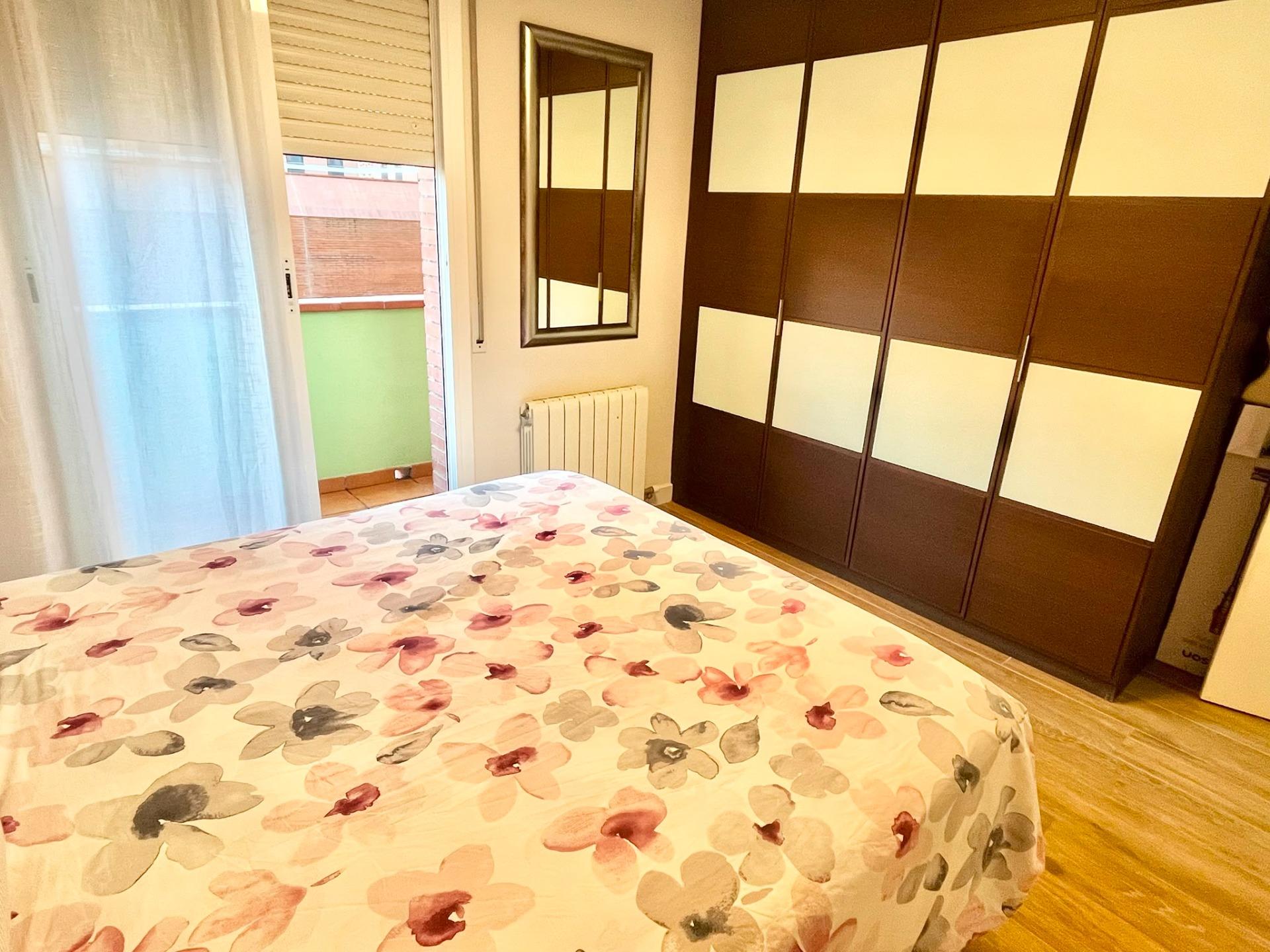 Foto 18 de Amplio y Moderno Piso Reformado en el Corazón de Sabadell por €305,000