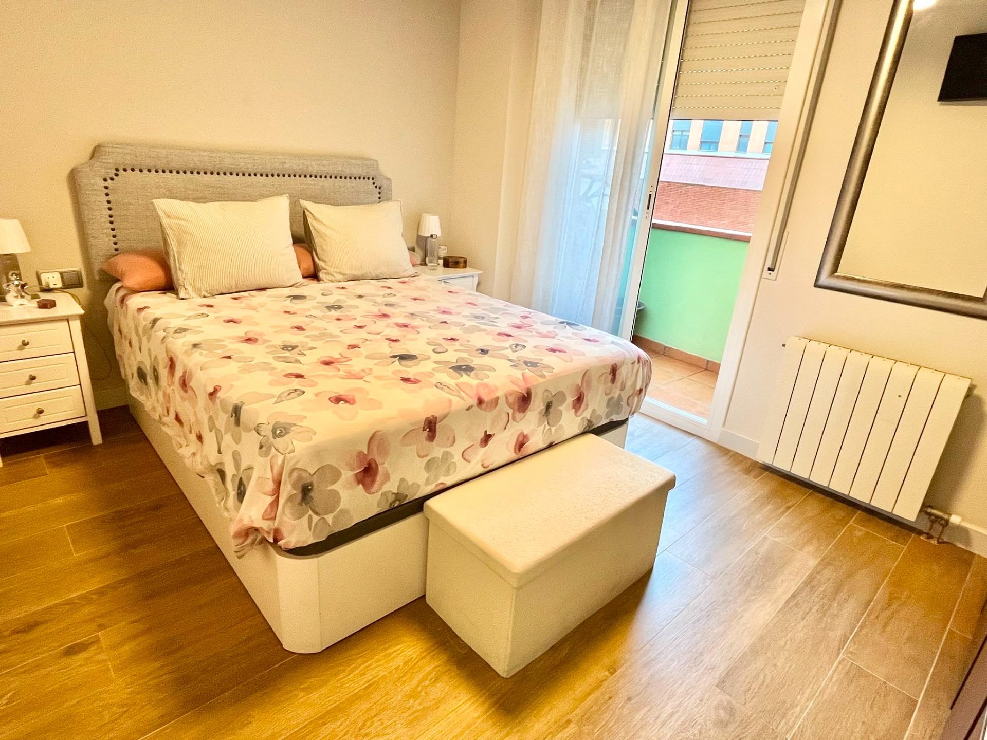 Foto 20 de Amplio y Moderno Piso Reformado en el Corazón de Sabadell por €305,000