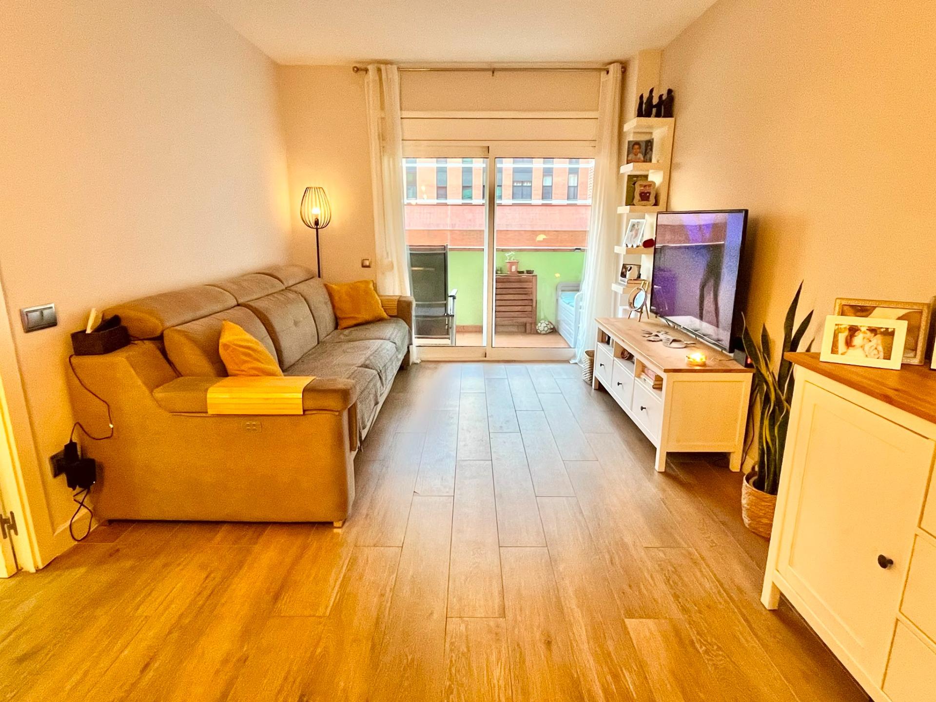 Foto 24 de Amplio y Moderno Piso Reformado en el Corazón de Sabadell por €305,000