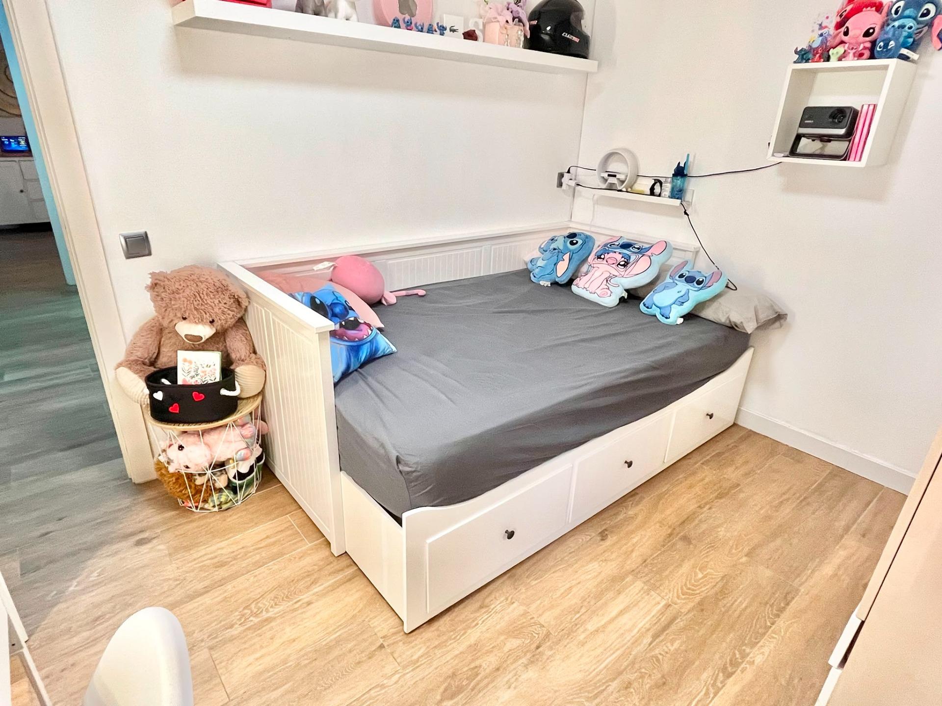 Foto 29 de Amplio y Moderno Piso Reformado en el Corazón de Sabadell por €305,000