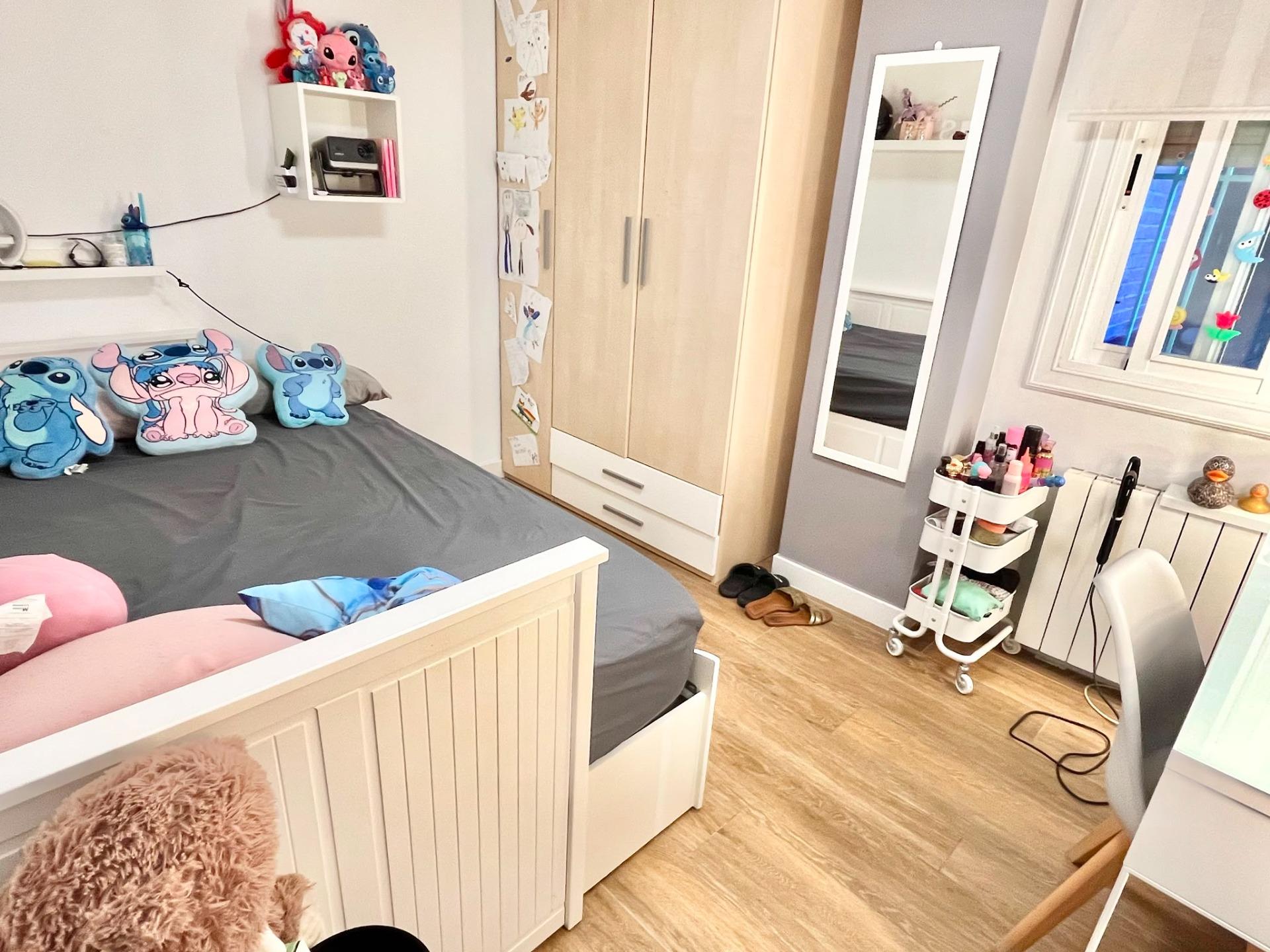 Foto 35 de Amplio y Moderno Piso Reformado en el Corazón de Sabadell por €305,000