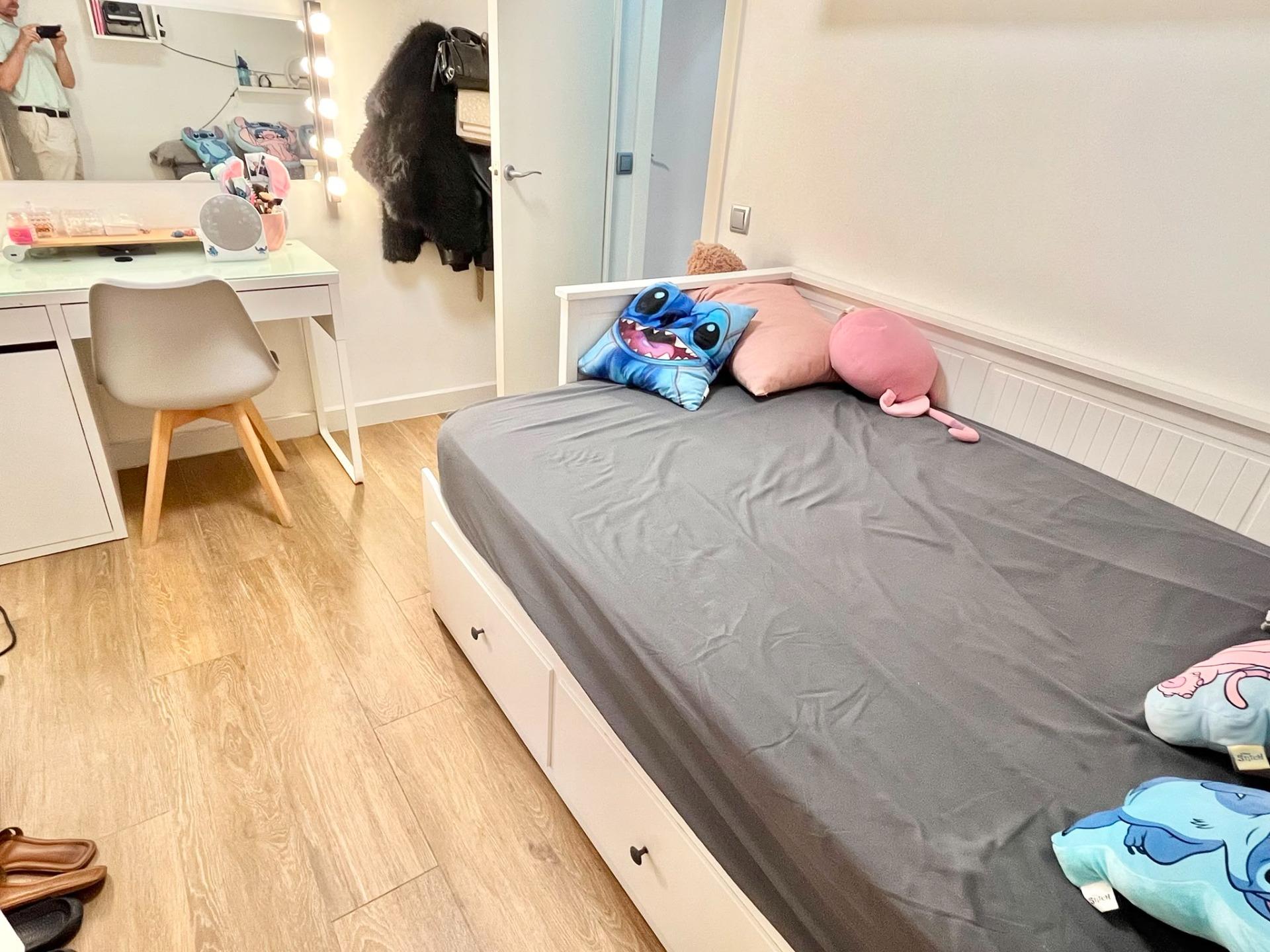 Foto 39 de Amplio y Moderno Piso Reformado en el Corazón de Sabadell por €305,000