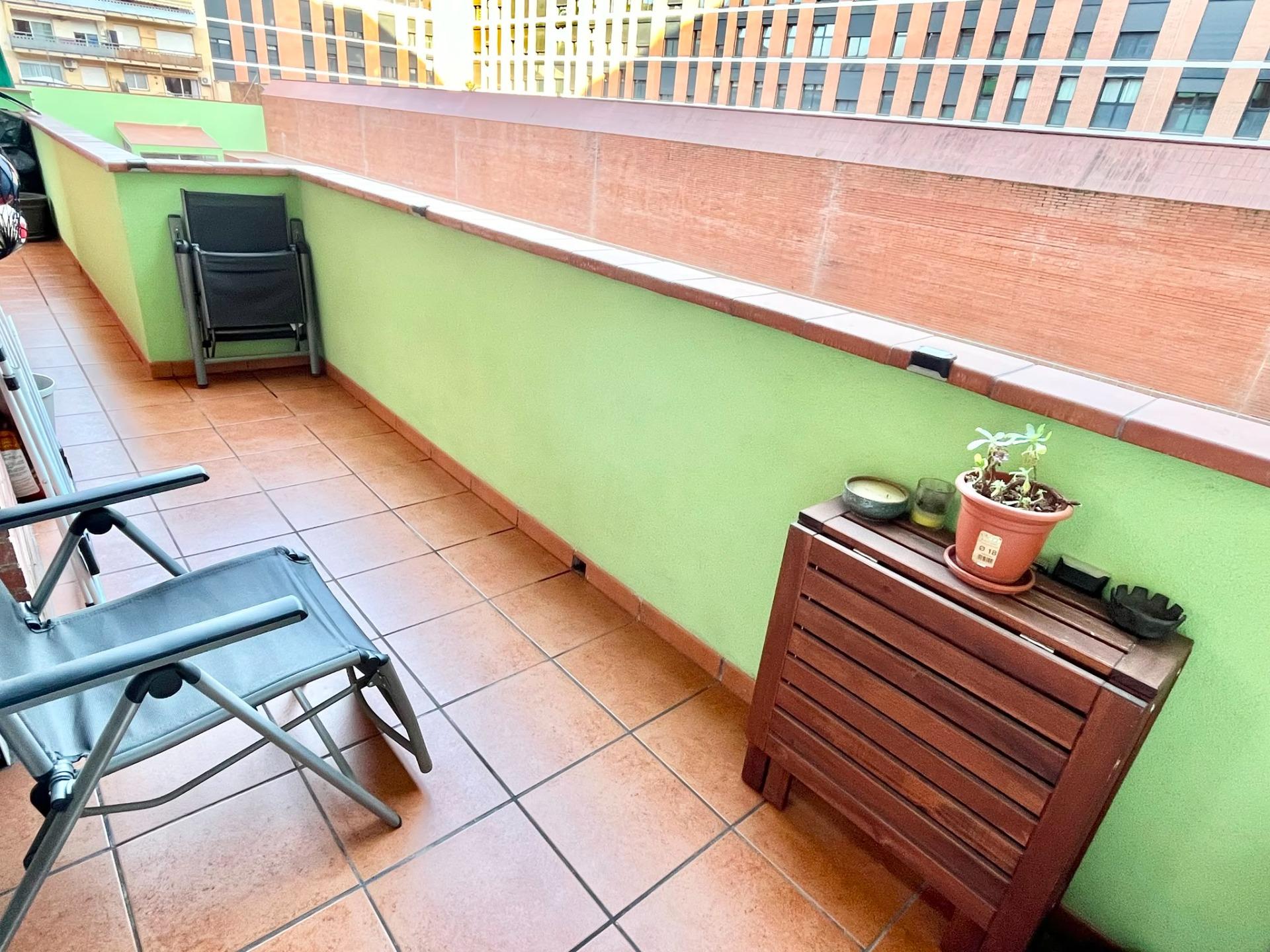 Foto 5 de Amplio y Moderno Piso Reformado en el Corazón de Sabadell por €305,000