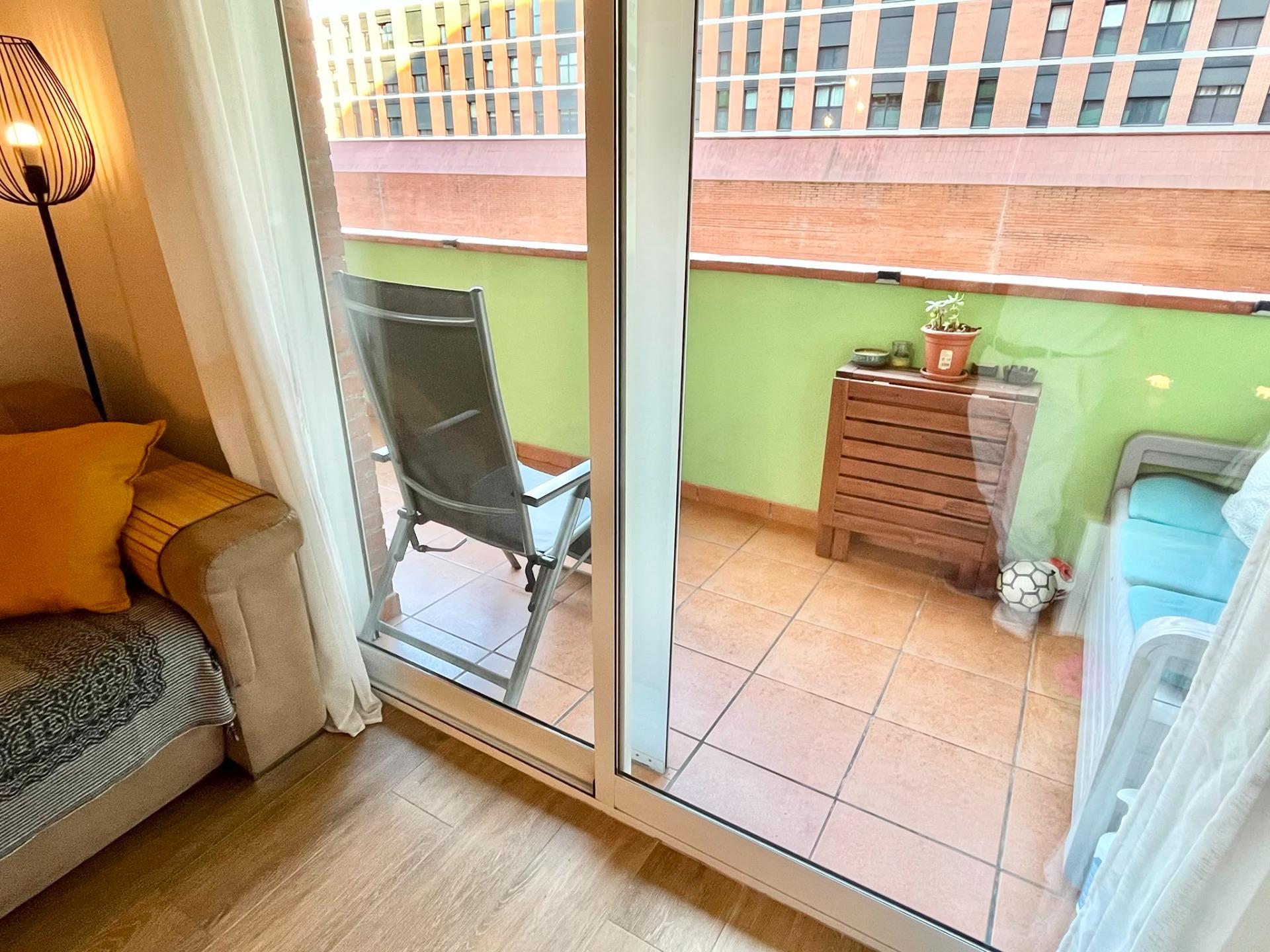 Foto 9 de Amplio y Moderno Piso Reformado en el Corazón de Sabadell por €305,000