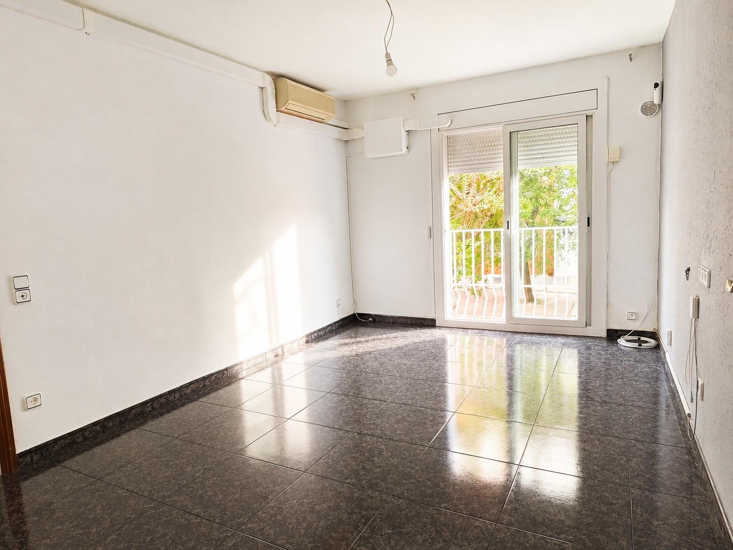 Foto 5 de PIS DE 3 HABITACIONS A CAN RULL SABADELL.
