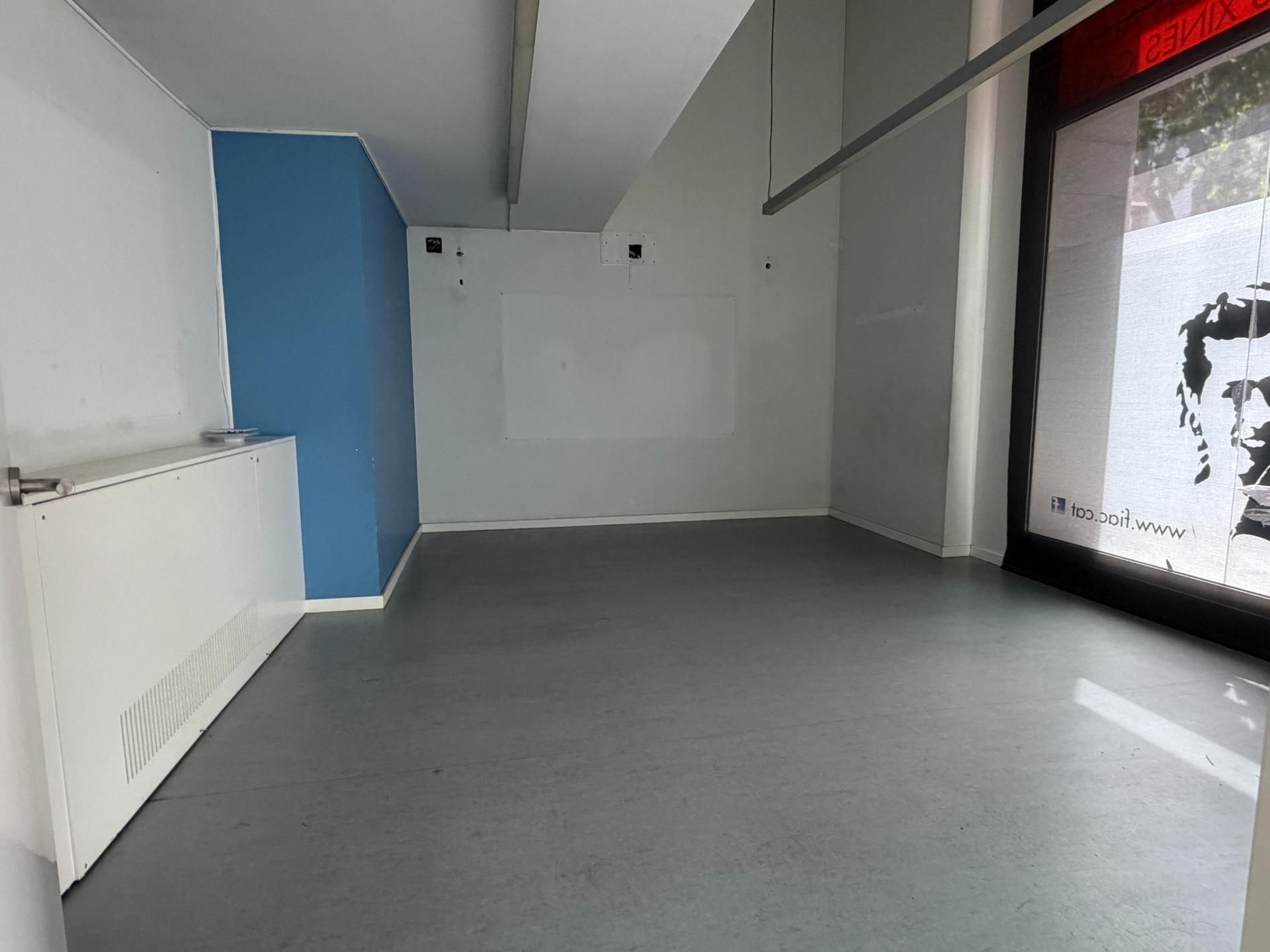 Foto 19 de Local comercial único en pleno centro de Sabadell – 817 m² construidos