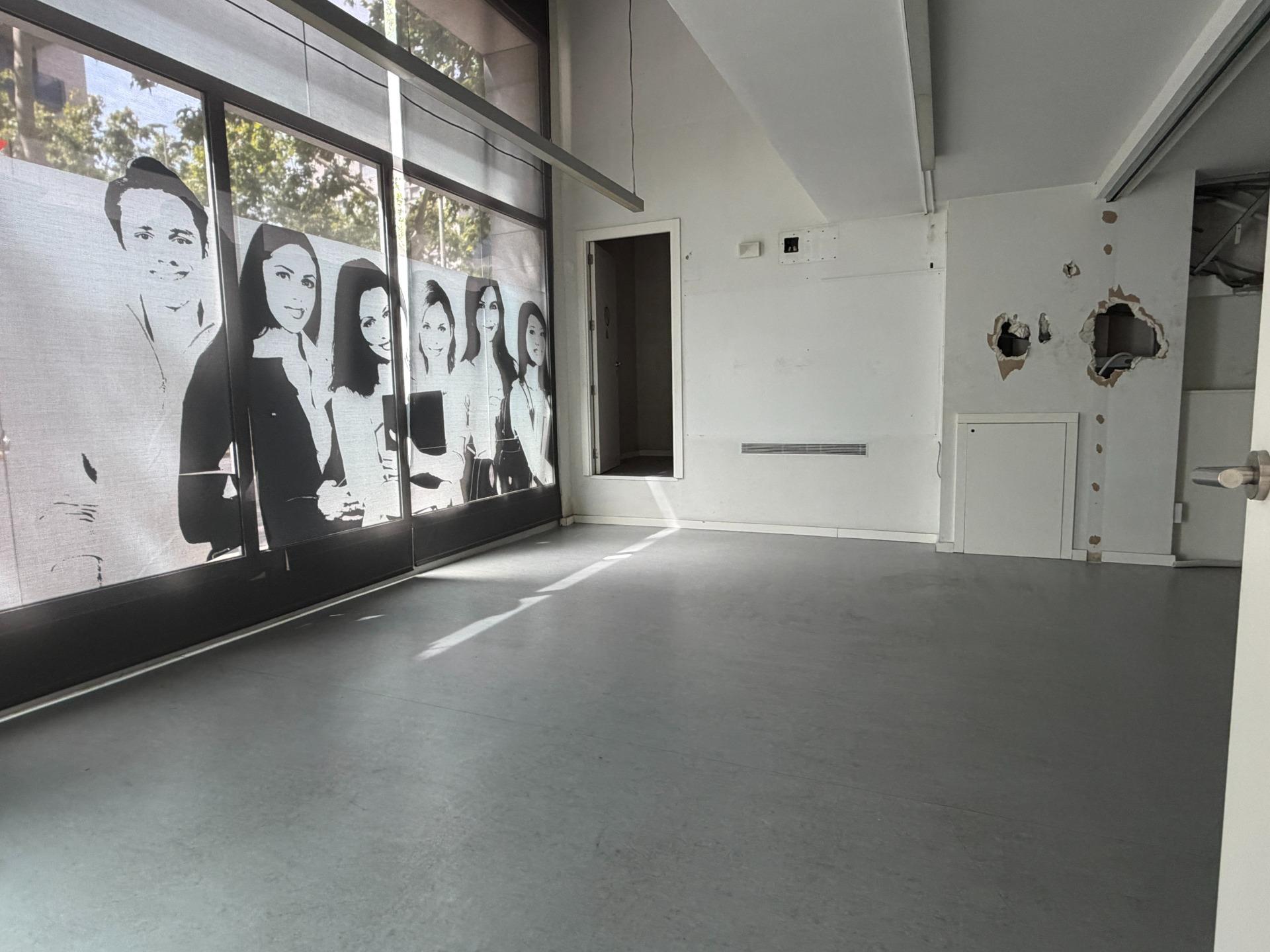 Foto 20 de Local comercial único en pleno centro de Sabadell – 817 m² construidos