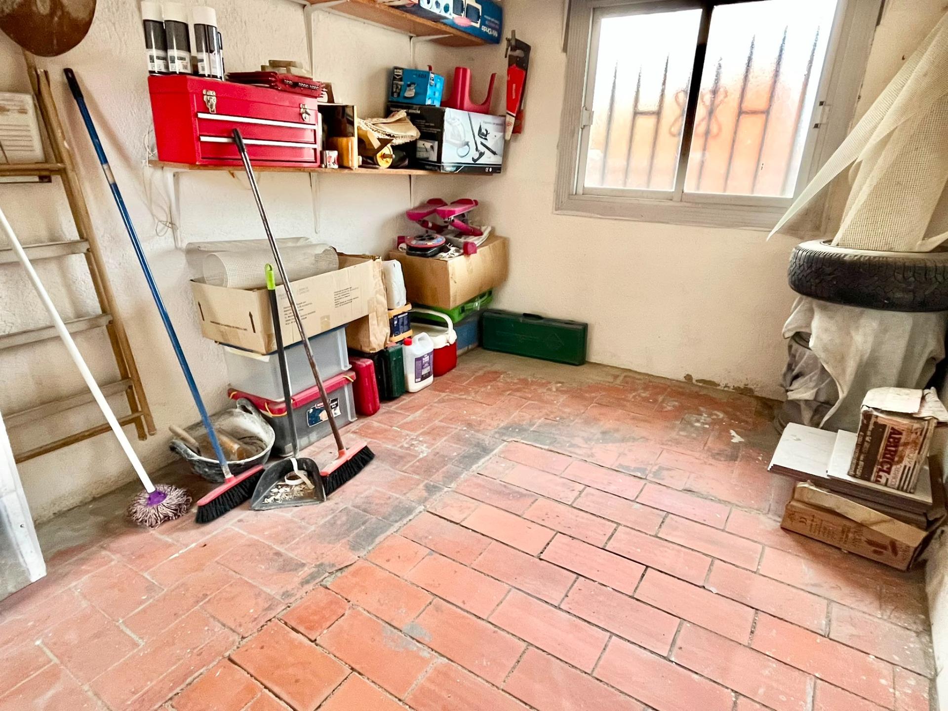 Foto 11 de Encantador Adosado en Sabadell - ¡Tu nuevo hogar te espera por €232,000!
