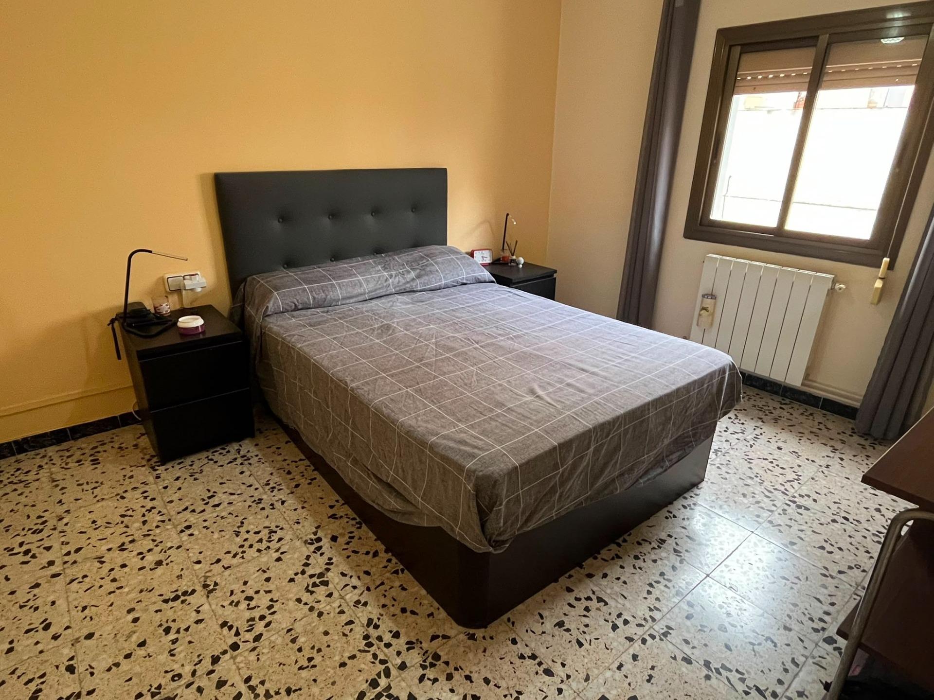 Foto 30 de Encantador Adosado en Sabadell - ¡Tu nuevo hogar te espera por €232,000!