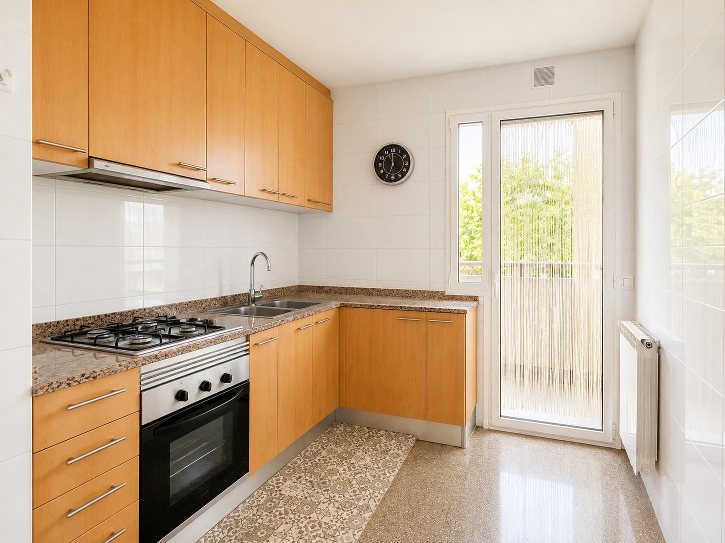 Foto 10 de PISO VPO DE 3 HABITACIONES EN SABADELL.