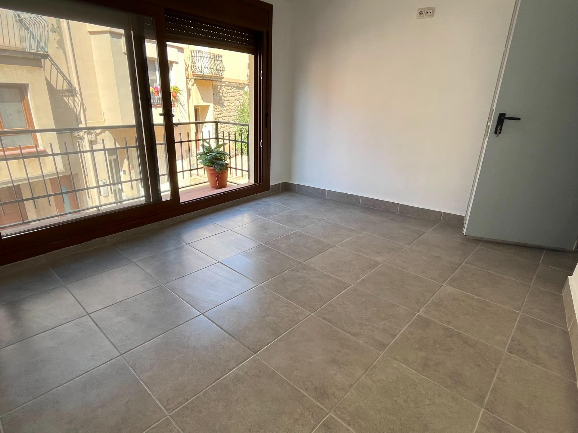 Foto 28 de Impresionante Casa de Pueblo Reformada en Castellsera por solo €270,000