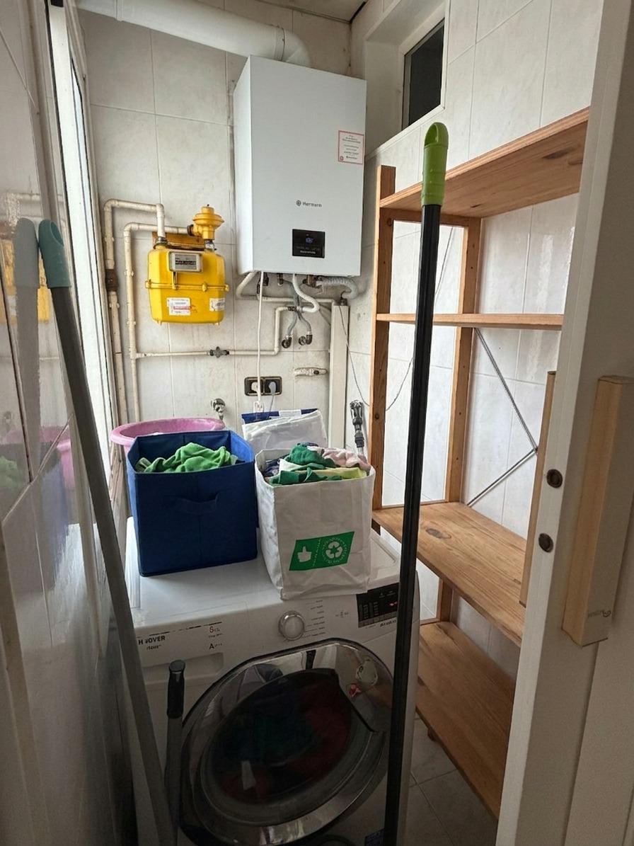 Foto 5 de Piso de 3 habitaciones con balcón en CAN ORIACH de Sabadell.