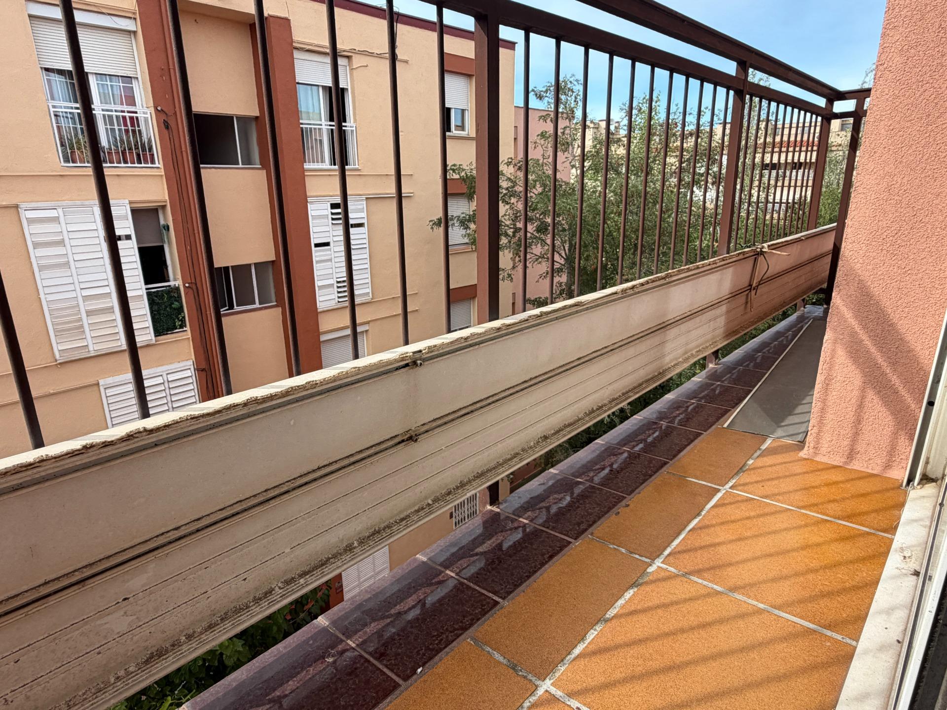 Foto 8 de Piso de 3 habitaciones con balcón en CAN ORIACH de Sabadell.