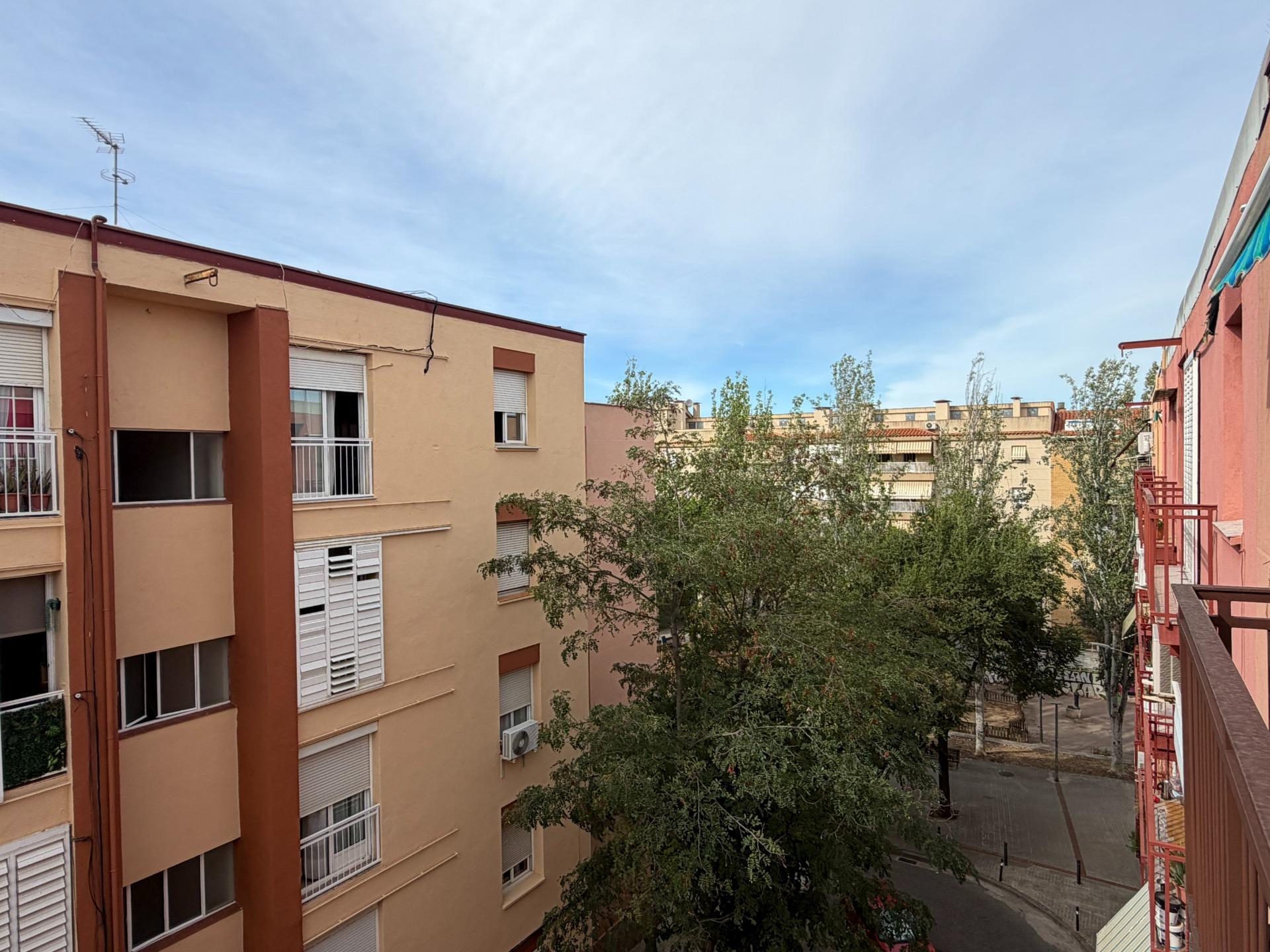 Foto 9 de Piso de 3 habitaciones con balcón en CAN ORIACH de Sabadell.