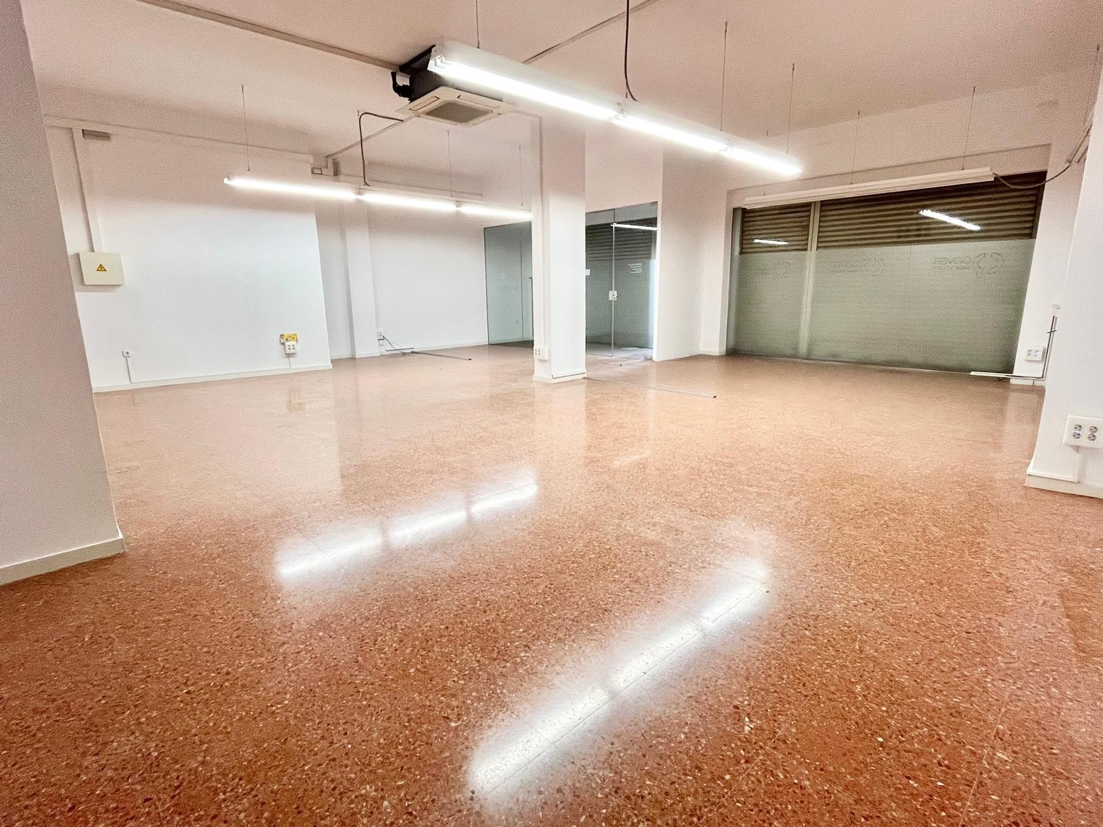 Foto 5 de Local a la venta en Torrent Pere Parres, Terrassa!